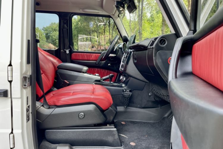 Used Mercedes-Benz G-Class 2017 G 350 d Interior 5