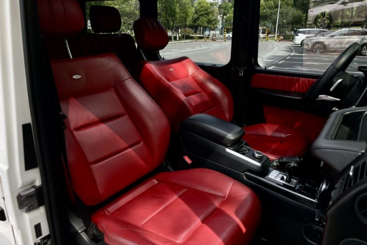 Used Mercedes-Benz G-Class 2017 G 350 d Interior 7