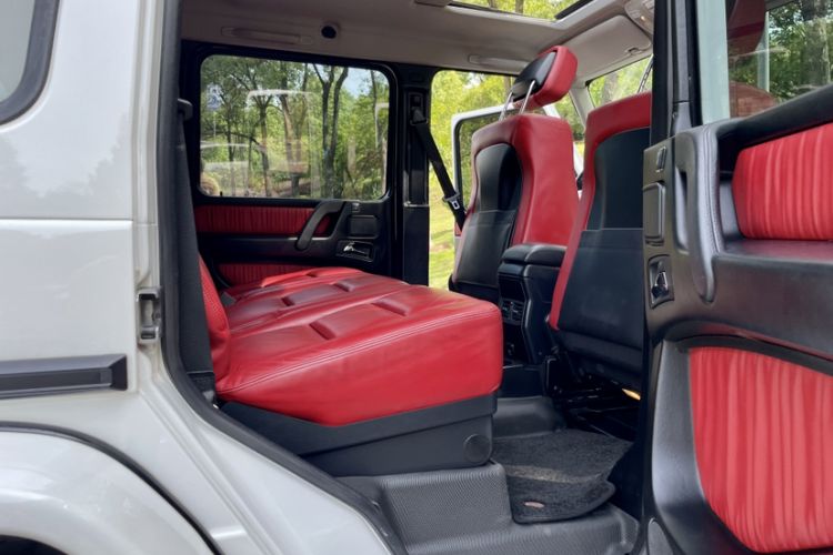 Used Mercedes-Benz G-Class 2017 G 350 d Interior 9