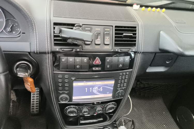 Used Mercedes-Benz G-Class 2010 G 500 Audio And AC Panel
