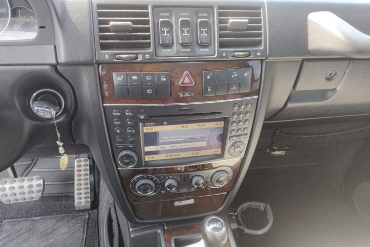 Used Mercedes-Benz G-Class 2010 G 500 Audio And AC Panel