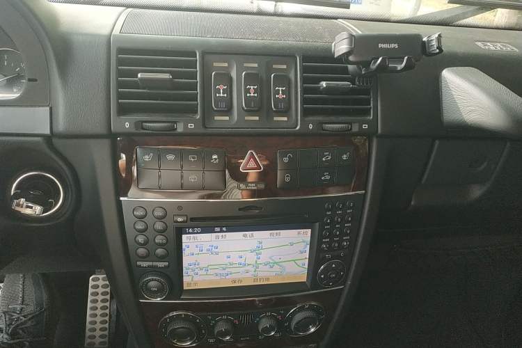 Used Mercedes-Benz G-Class 2010 G 500 Audio And AC Panel