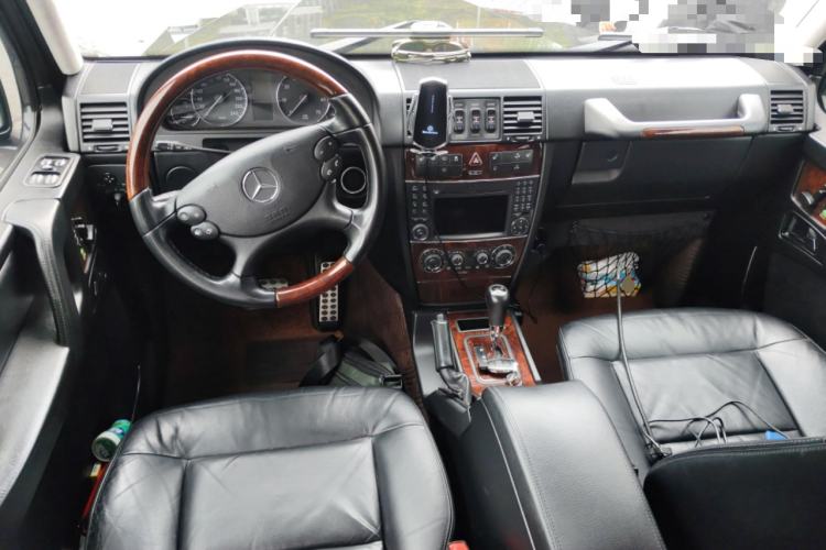 Used Mercedes-Benz G-Class 2010 G 500 Center Console