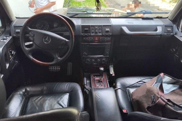 Used Mercedes-Benz G-Class 2010 G 500 Center Console