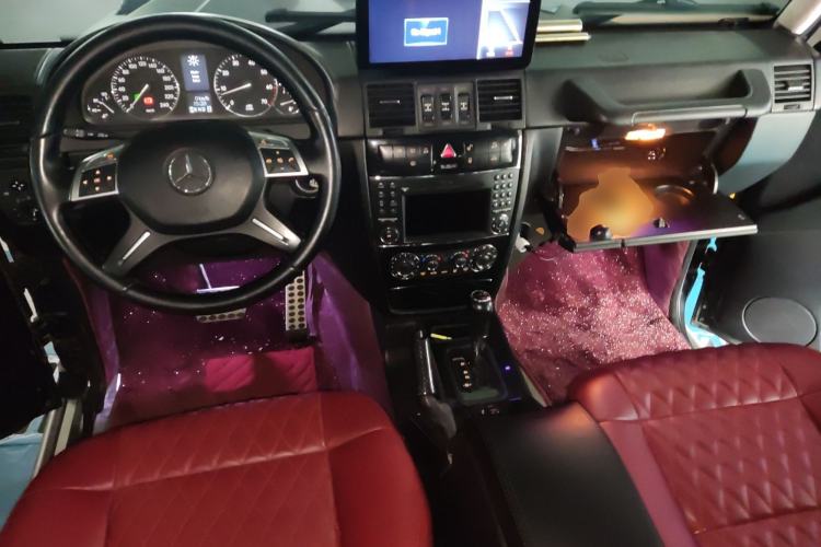 Used Mercedes-Benz G-Class 2010 G 500 Center Console