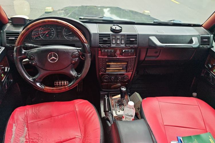 Used Mercedes-Benz G-Class 2010 G 500 Center Console