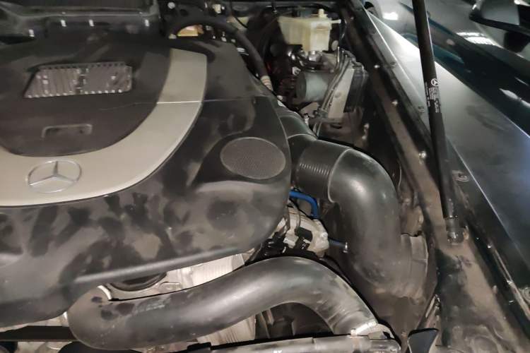 Used Mercedes-Benz G-Class 2010 G 500 Engine Bay Left