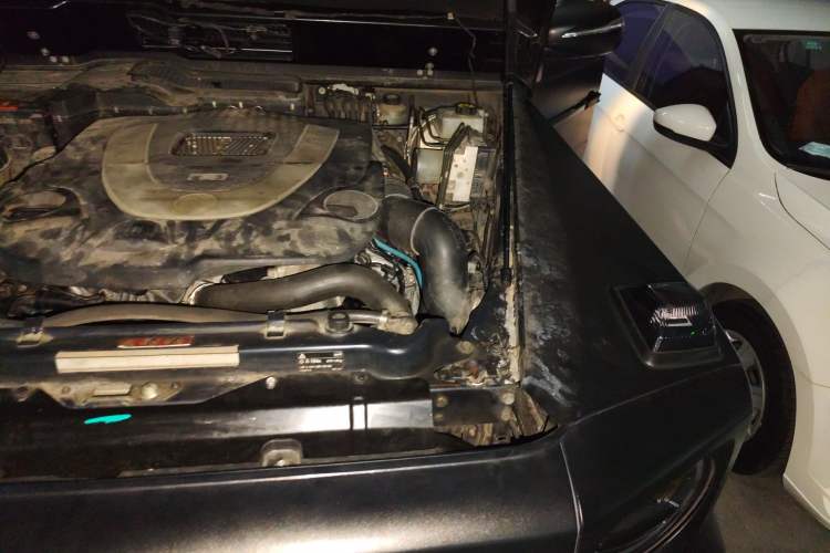 Used Mercedes-Benz G-Class 2010 G 500 Engine Bay Left