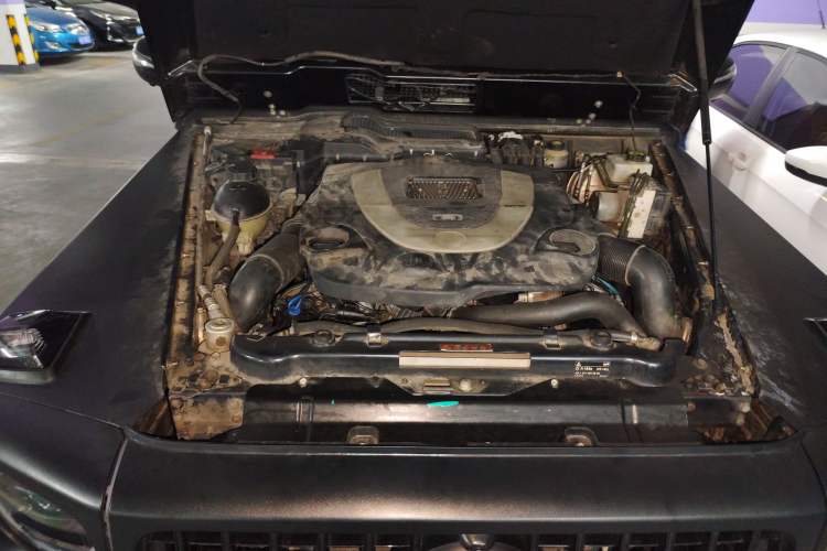 Used Mercedes-Benz G-Class 2010 G 500 Engine Bay