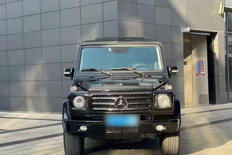 Used Mercedes-Benz G-Class 2010 G 500 Exterior 2