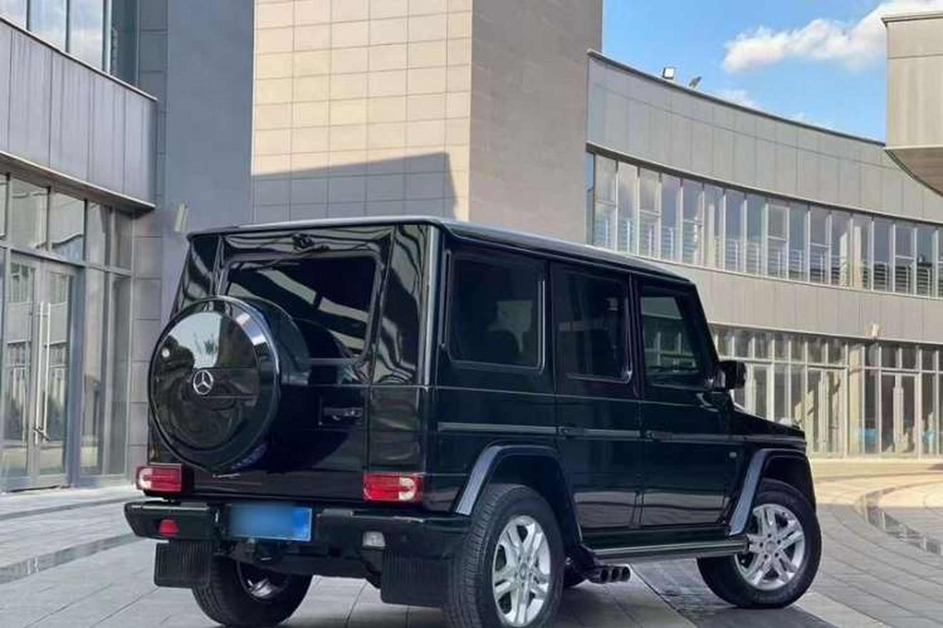 Used Mercedes-Benz G-Class 2010 G 500 Exterior 4