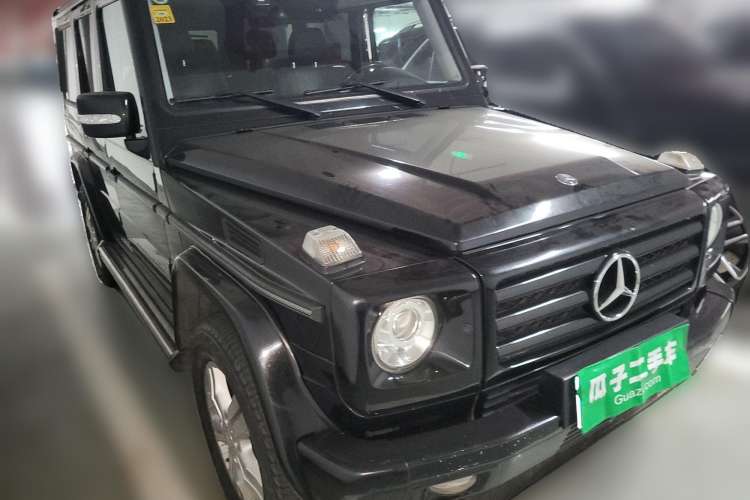 Used Mercedes-Benz G-Class 2010 G 500 Front Right 45 Deg