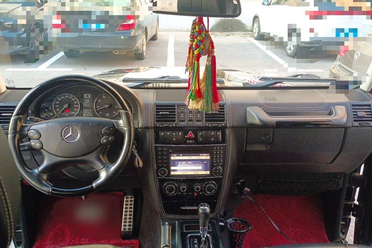 Used Mercedes-Benz G-Class 2010 G 500 Interior 2