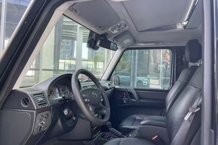 Used Mercedes-Benz G-Class 2010 G 500 Interior 2