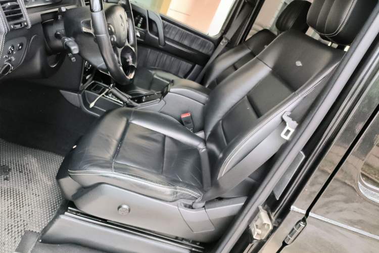 Used Mercedes-Benz G-Class 2010 G 500 Left Front Seat