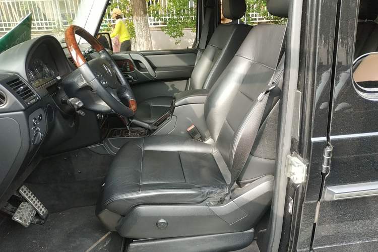 Used Mercedes-Benz G-Class 2010 G 500 Left Front Seat