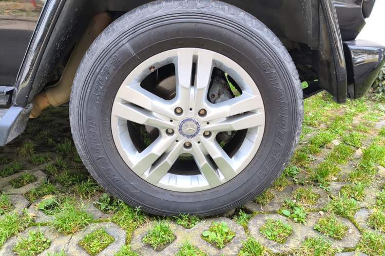 Used Mercedes-Benz G-Class 2010 G 500 Right Front Wheel Hub