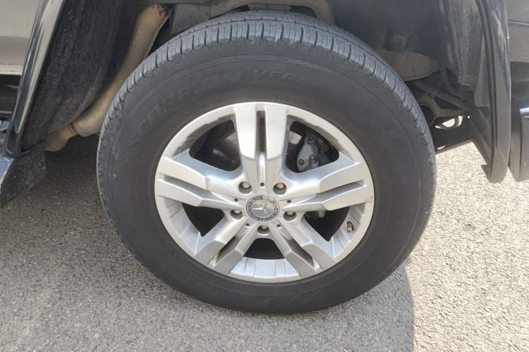 Used Mercedes-Benz G-Class 2010 G 500 Right Front Wheel Hub
