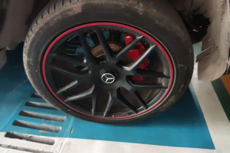 Used Mercedes-Benz G-Class 2010 G 500 Right Front Wheel Hub