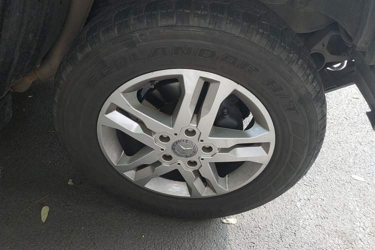 Used Mercedes-Benz G-Class 2010 G 500 Right Front Wheel Hub
