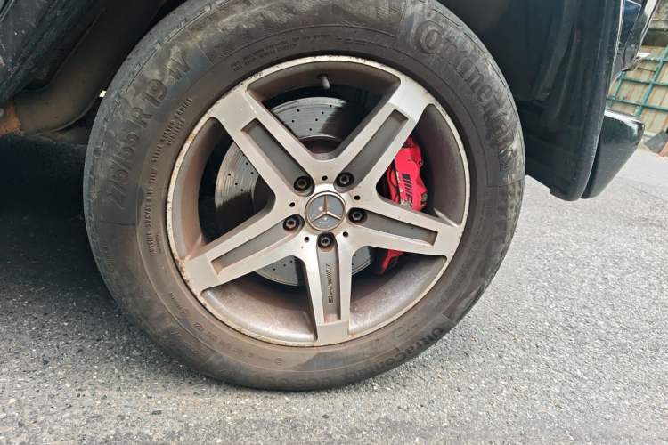 Used Mercedes-Benz G-Class 2010 G 500 Right Front Wheel Hub