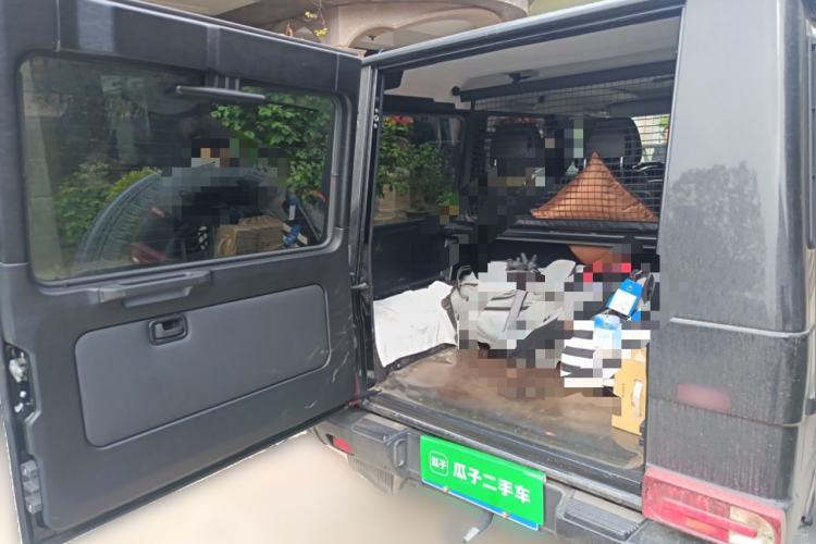 Used Mercedes-Benz G-Class 2010 G 500 Trunk