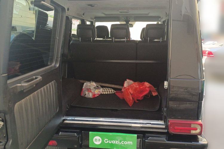 Used Mercedes-Benz G-Class 2010 G 500 Trunk