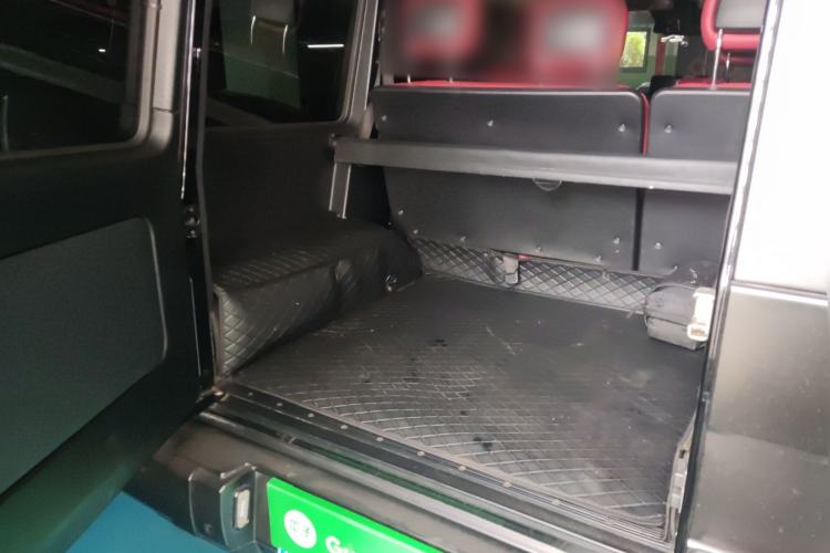 Used Mercedes-Benz G-Class 2010 G 500 Trunk