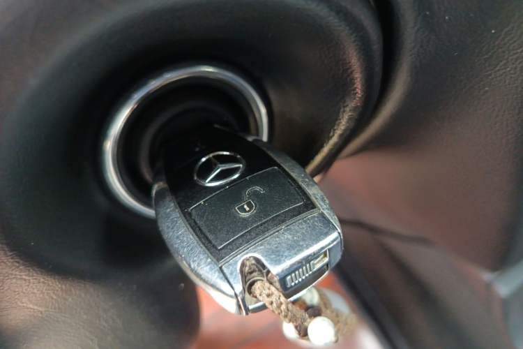 Used Mercedes-Benz G-Class 2010 G 500 Vehicle Key