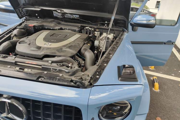 Used Mercedes-Benz G-Class 2010 G 500 Engine Bay Left