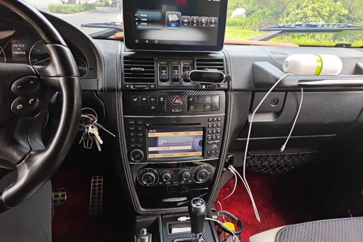 Used Mercedes-Benz G-Class 2010 G 500 Audio And AC Panel