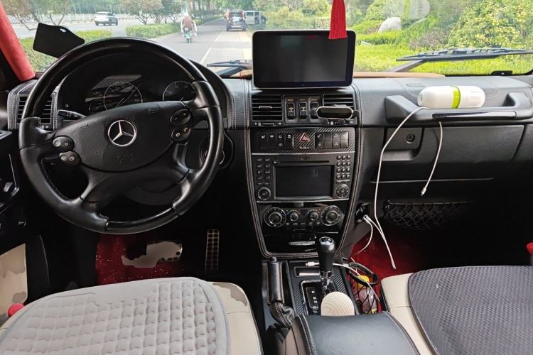 Used Mercedes-Benz G-Class 2010 G 500 Center Console