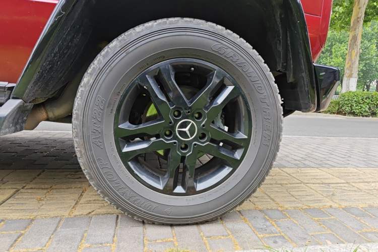 Used Mercedes-Benz G-Class 2010 G 500 Right Front Wheel Hub
