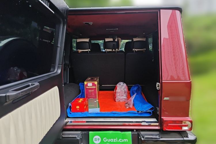 Used Mercedes-Benz G-Class 2010 G 500 Trunk