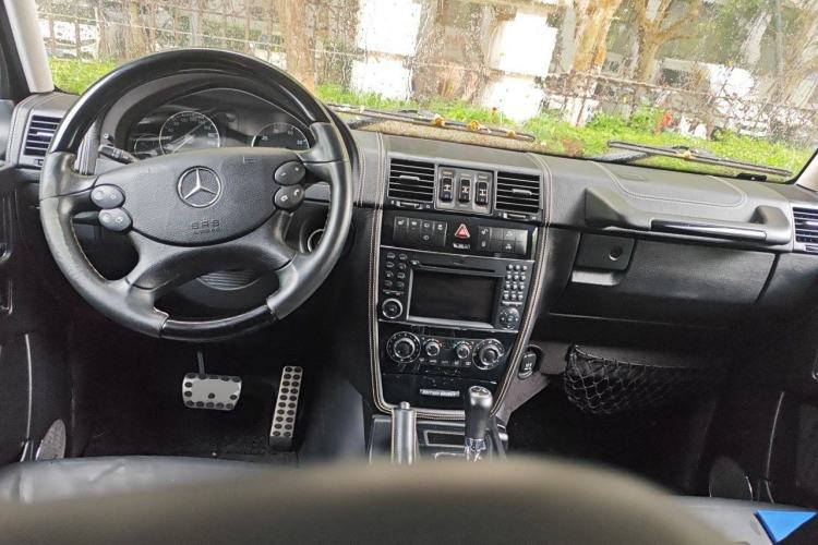 Used Mercedes-Benz G-Class 2010 G 500 Center Console