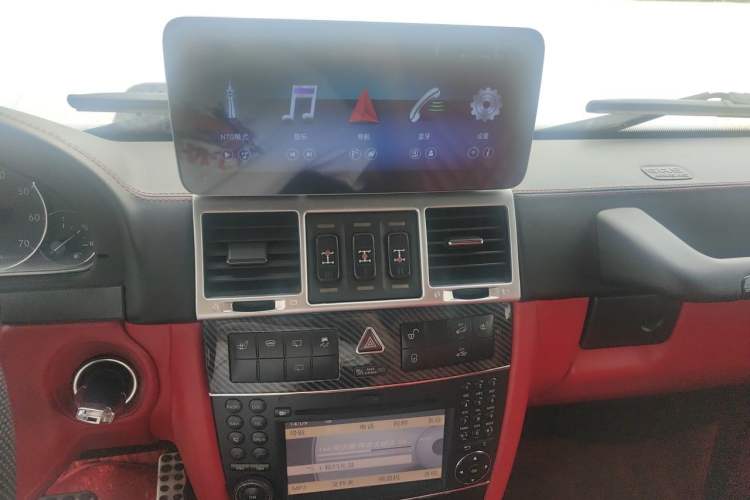 Used Mercedes-Benz G-Class 2010 G 500 Audio And AC Panel