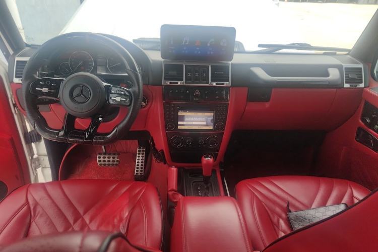 Used Mercedes-Benz G-Class 2010 G 500 Center Console