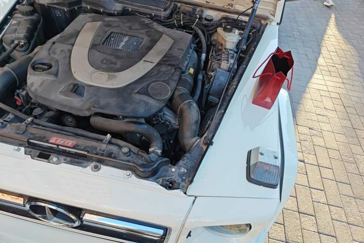 Used Mercedes-Benz G-Class 2010 G 500 Engine Bay Left
