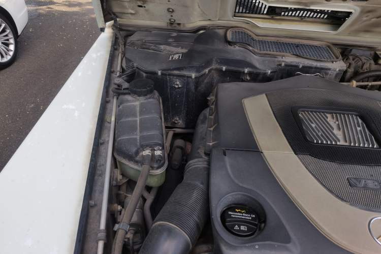 Used Mercedes-Benz G-Class 2010 G 500 Engine Bay Right
