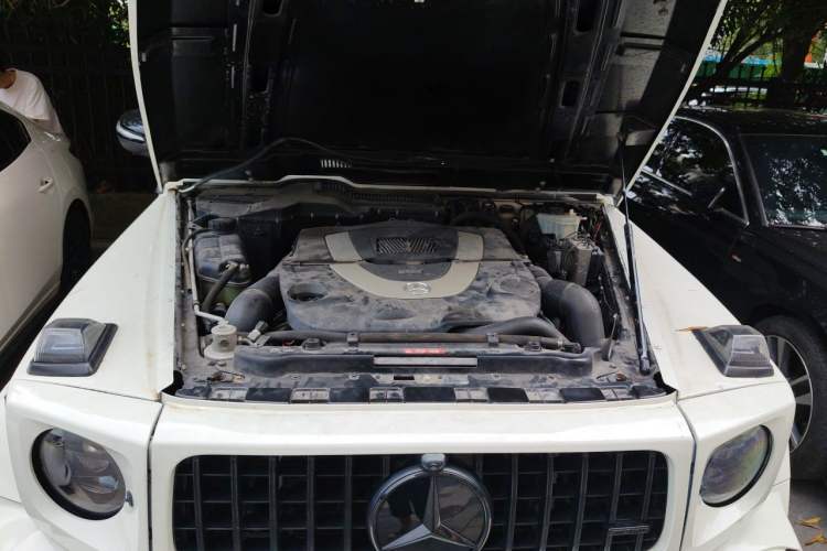 Used Mercedes-Benz G-Class 2010 G 500 Engine Bay