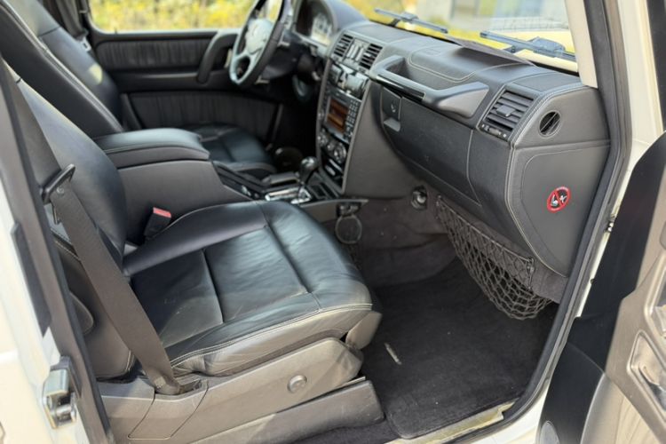 Used Mercedes-Benz G-Class 2010 G 500 Interior 4