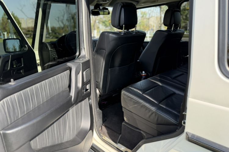 Used Mercedes-Benz G-Class 2010 G 500 Interior 7