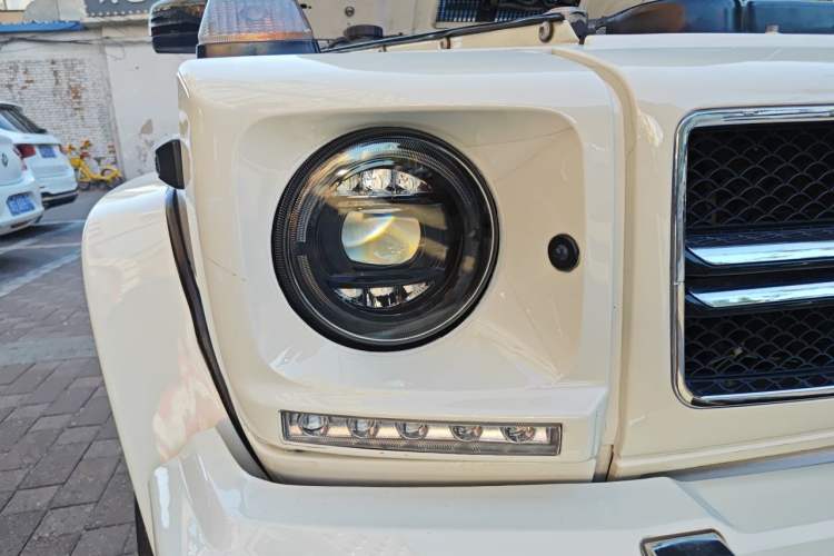 Used Mercedes-Benz G-Class 2010 G 500 Right Front Headlight