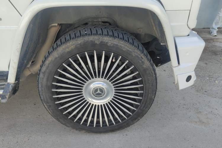 Used Mercedes-Benz G-Class 2010 G 500 Right Front Wheel Hub