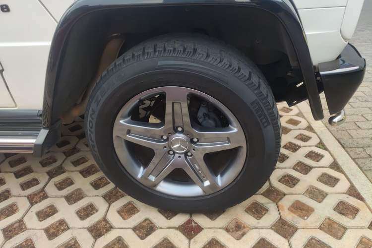 Used Mercedes-Benz G-Class 2010 G 500 Right Front Wheel Hub