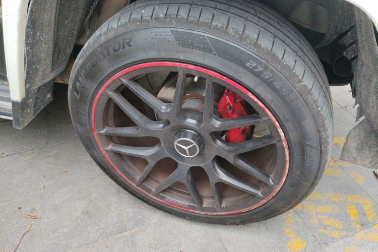 Used Mercedes-Benz G-Class 2010 G 500 Right Front Wheel Hub