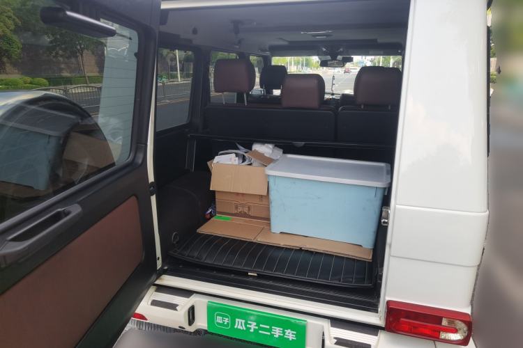 Used Mercedes-Benz G-Class 2010 G 500 Trunk