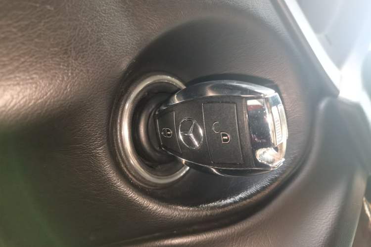 Used Mercedes-Benz G-Class 2010 G 500 Vehicle Key