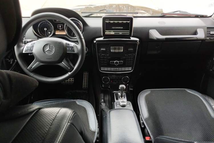Used Mercedes-Benz G-Class 2013 G 500 Center Console
