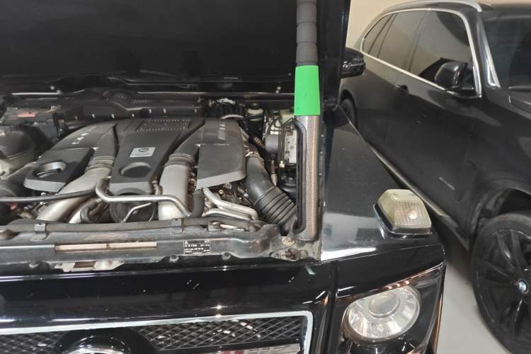 Used Mercedes-Benz G-Class 2013 G 500 Engine Bay Left